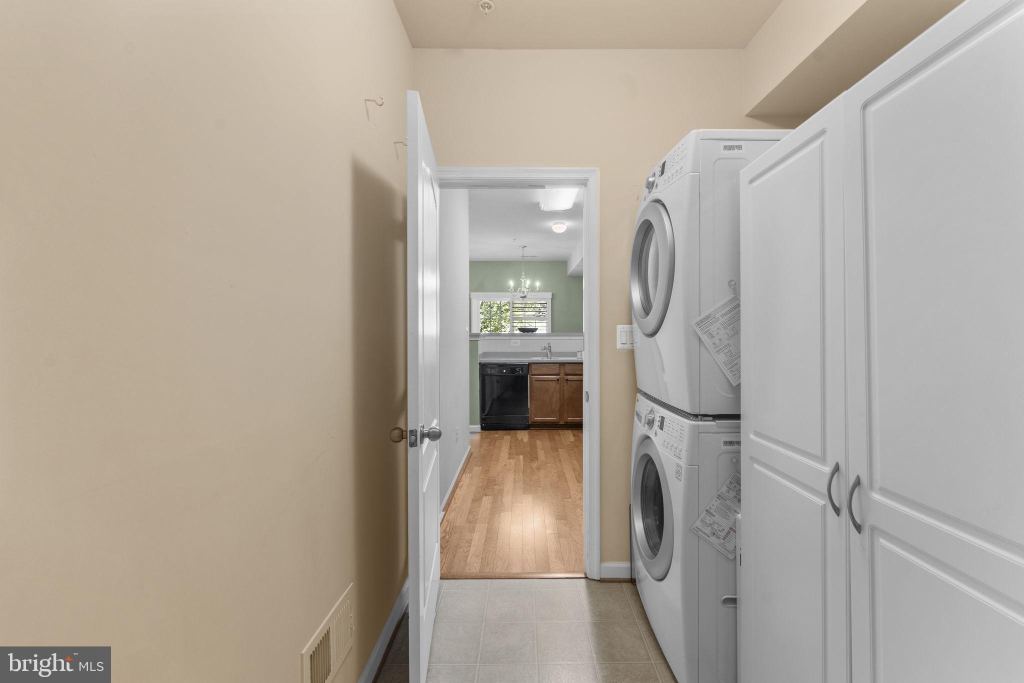 CHATSWORTH VILLAGE CONDO - Residential