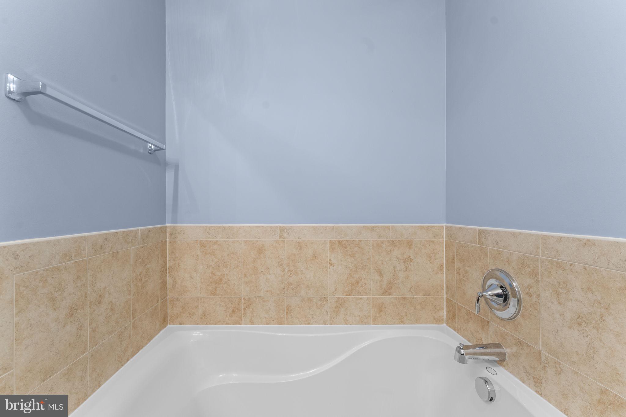 CHATSWORTH VILLAGE CONDO - Residential