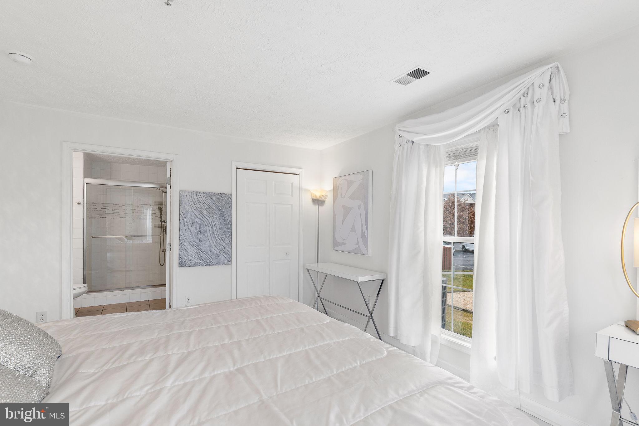 PARKVIEW CONDOMINIUMS - Residential