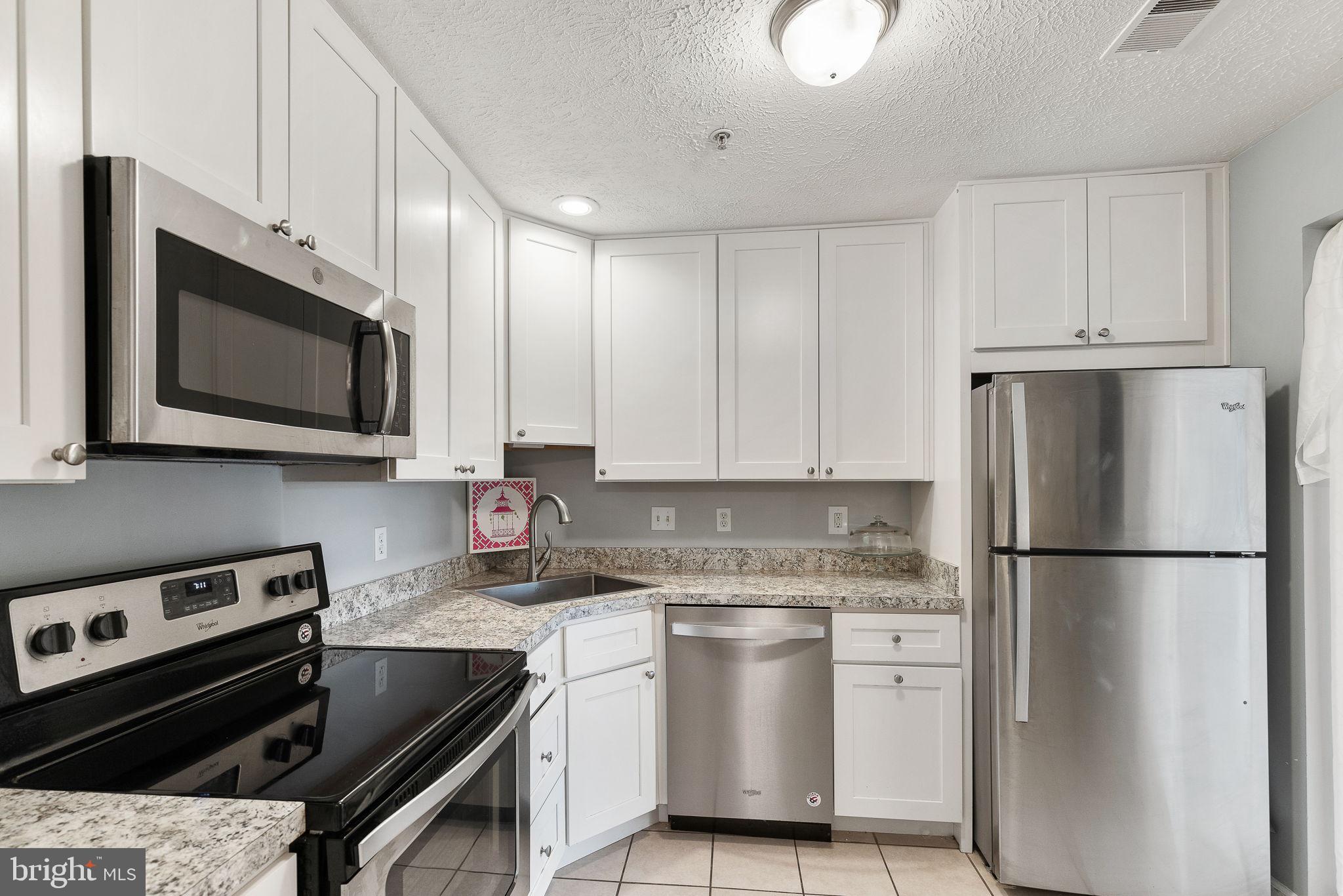 PARKVIEW CONDOMINIUMS - Residential