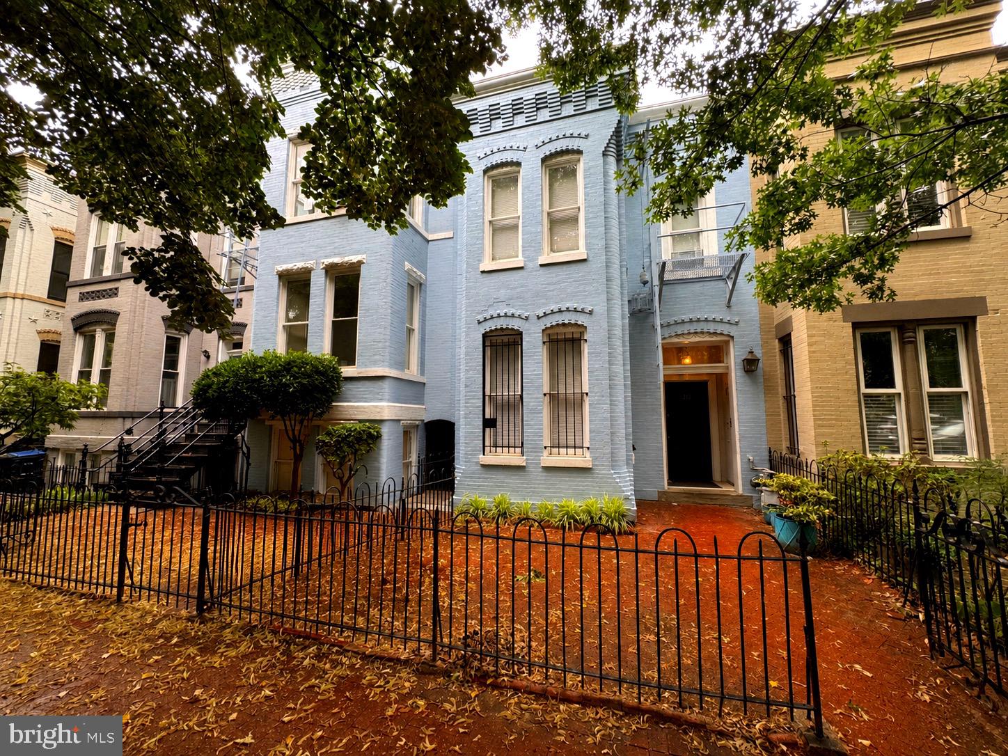 CAPITOL HILL - Residential Income