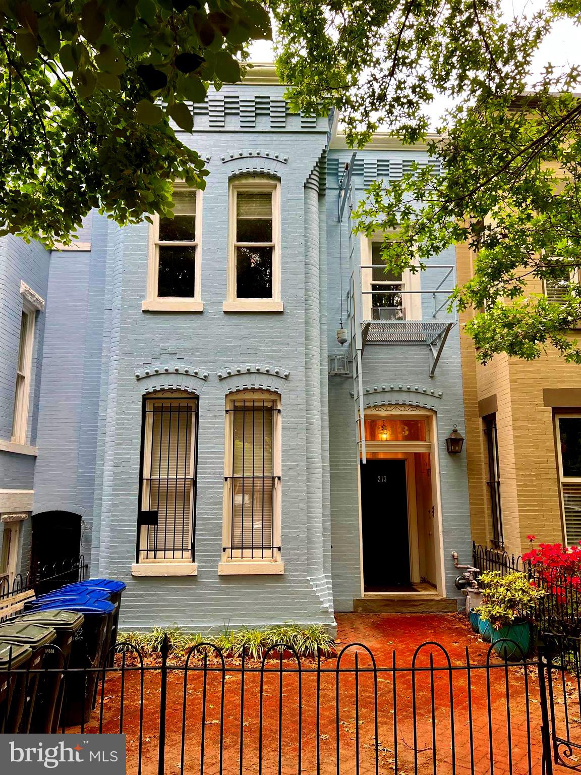 CAPITOL HILL - Residential Income
