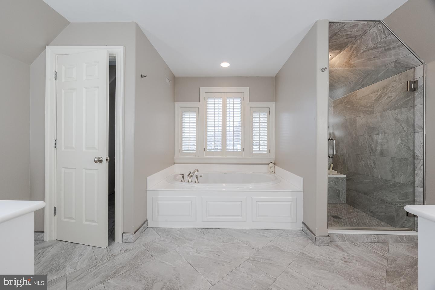 APPLEBROOK - Residential