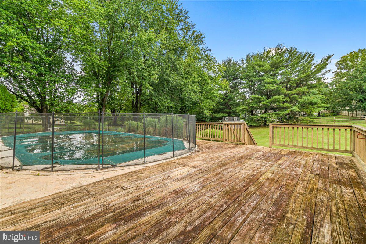 MID COUNTRY VIEW - Residential