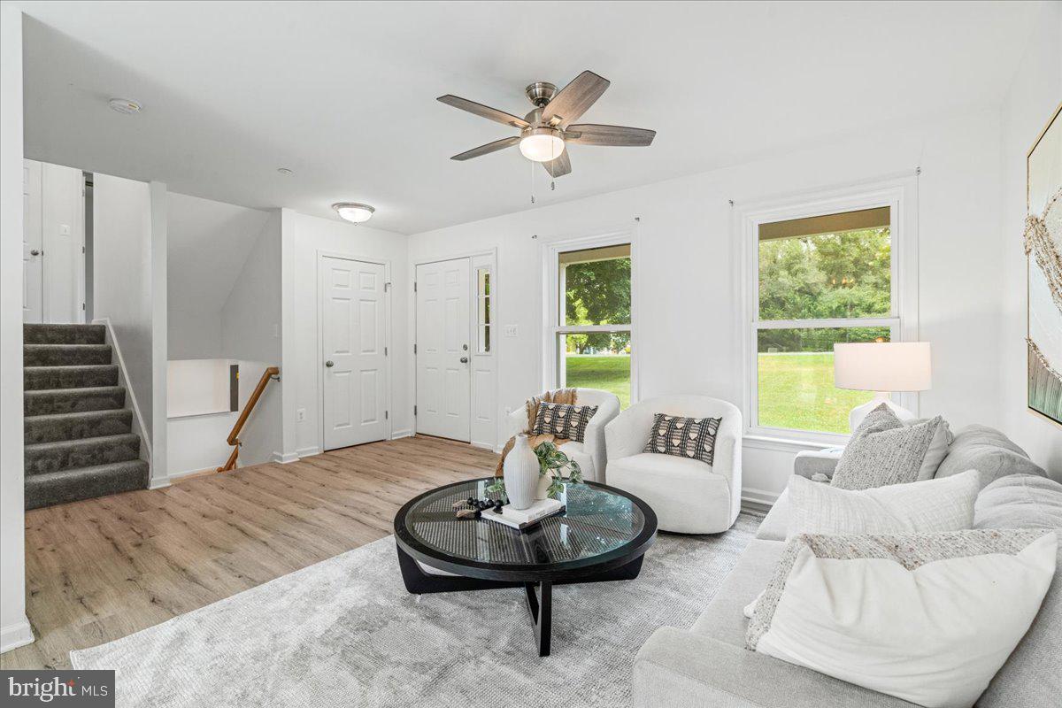 MID COUNTRY VIEW - Residential