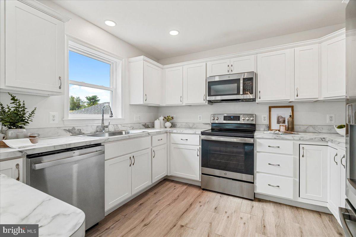 MID COUNTRY VIEW - Residential
