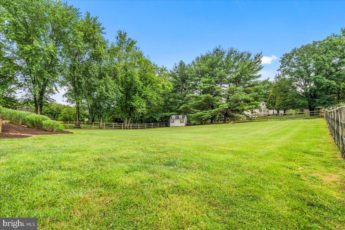 MID COUNTRY VIEW - Residential