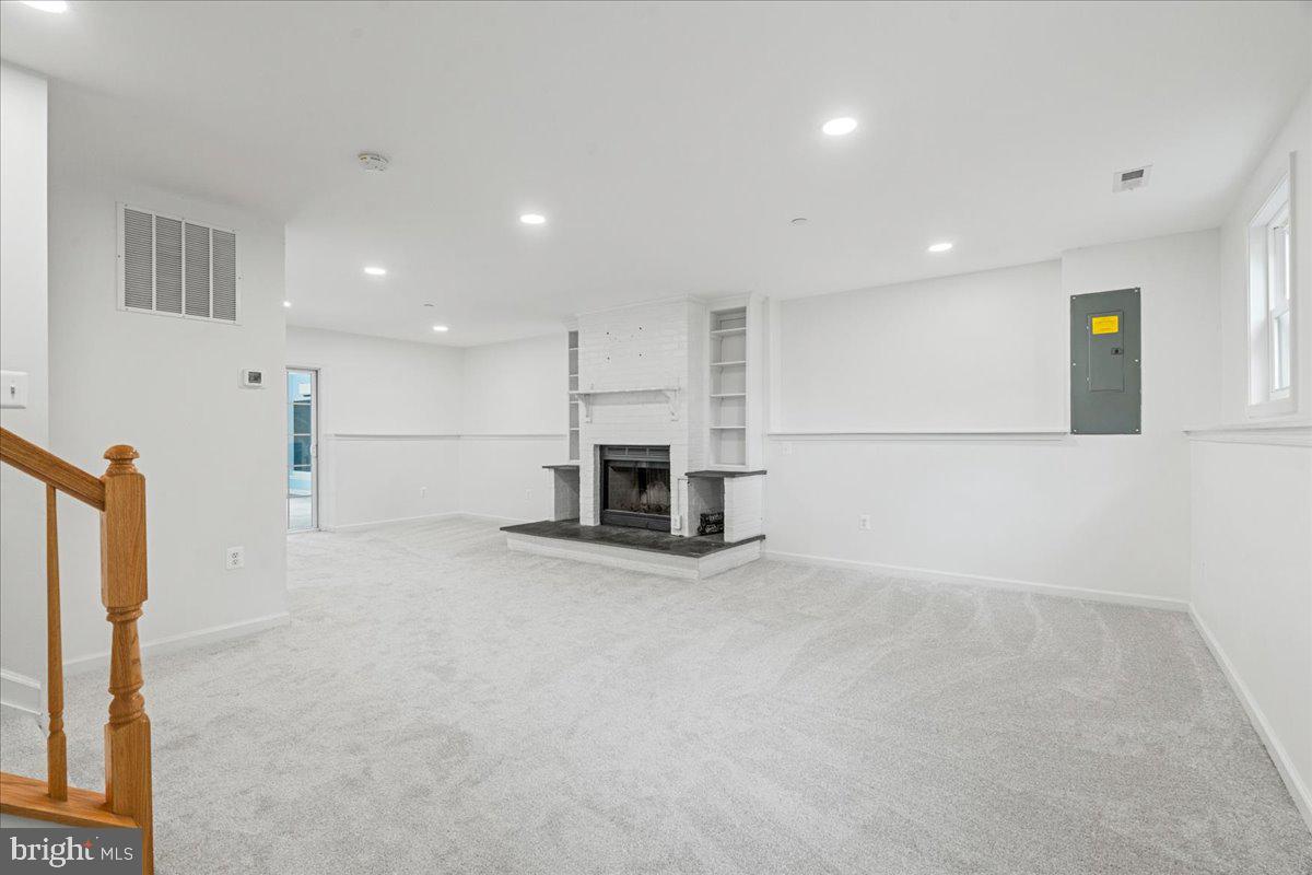 MID COUNTRY VIEW - Residential
