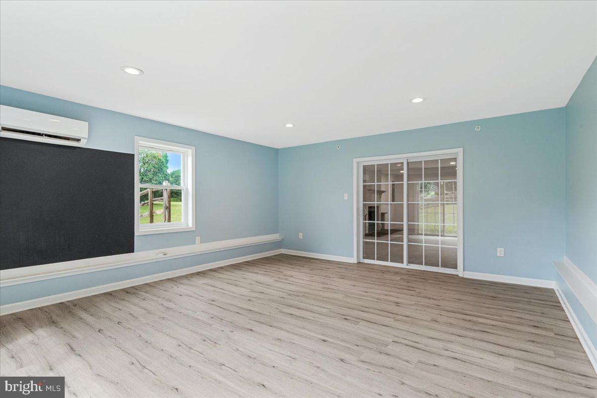 MID COUNTRY VIEW - Residential