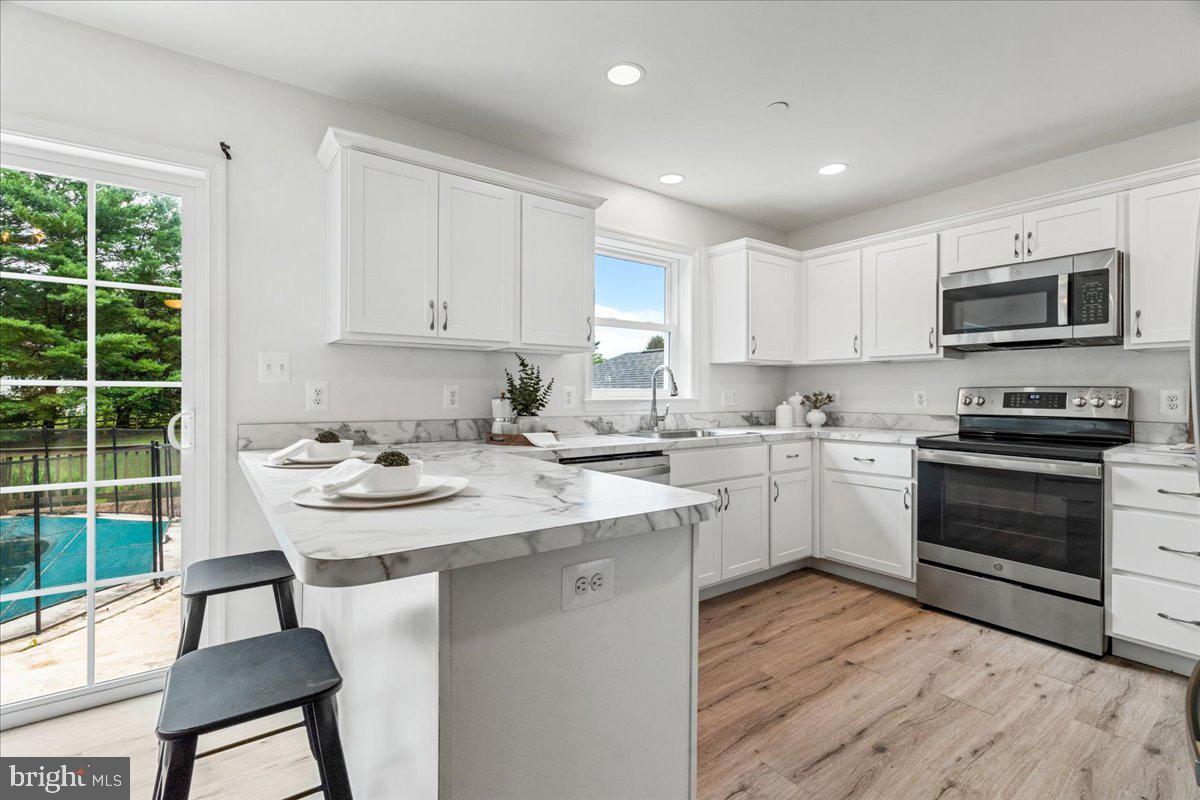 MID COUNTRY VIEW - Residential