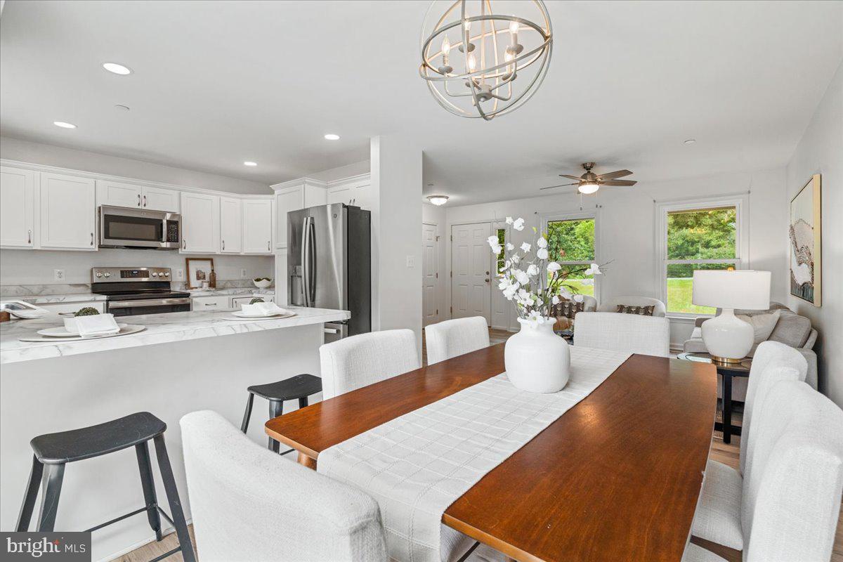 MID COUNTRY VIEW - Residential