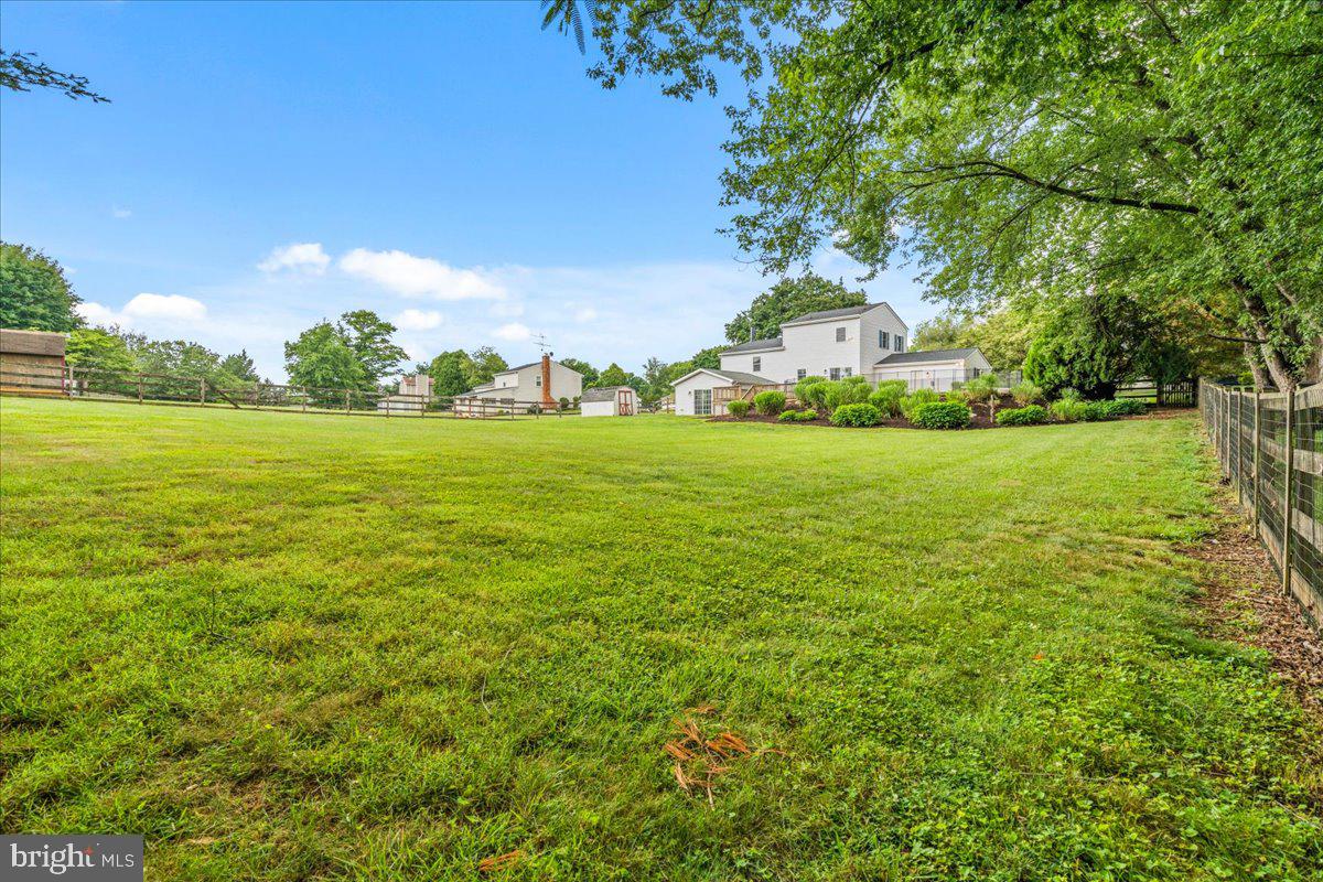 MID COUNTRY VIEW - Residential