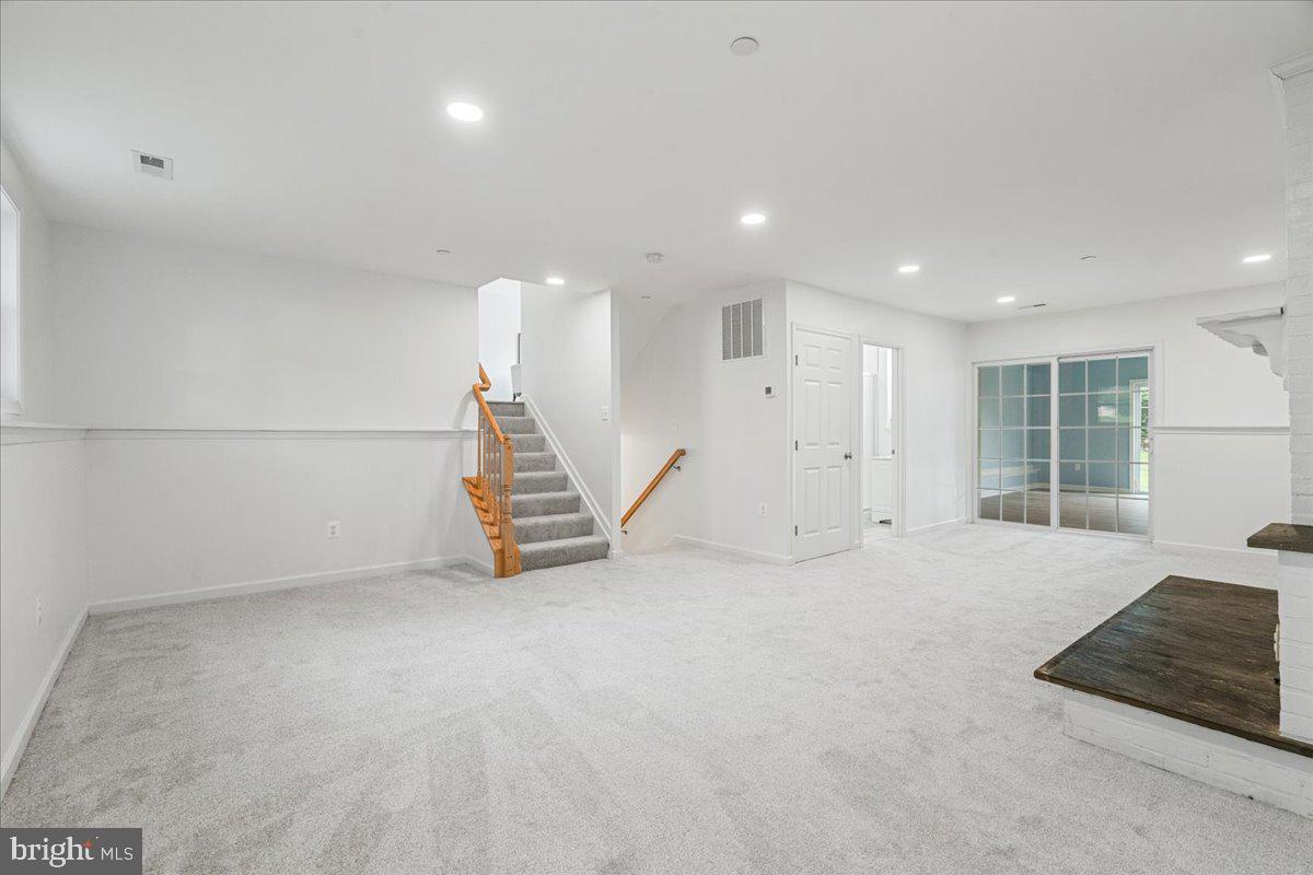MID COUNTRY VIEW - Residential