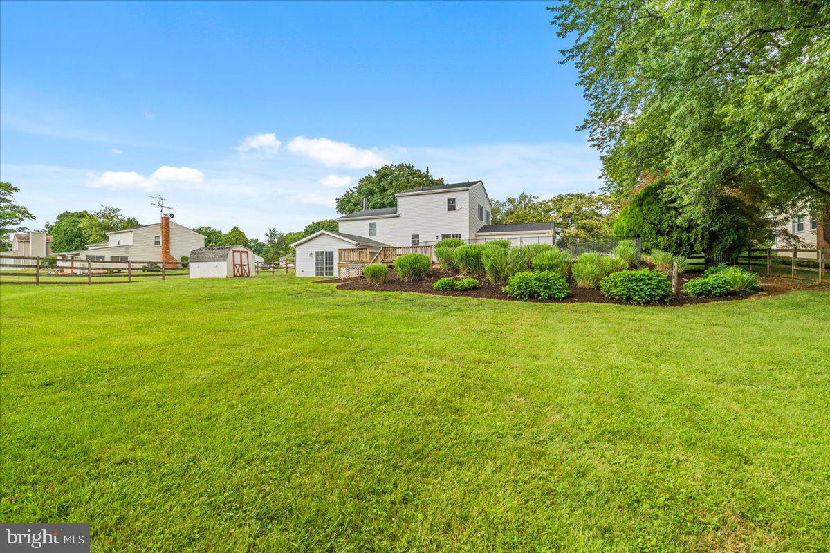 MID COUNTRY VIEW - Residential