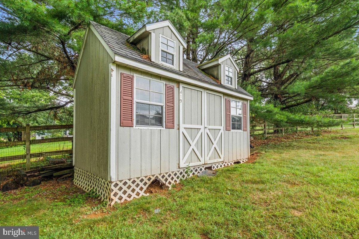 MID COUNTRY VIEW - Residential