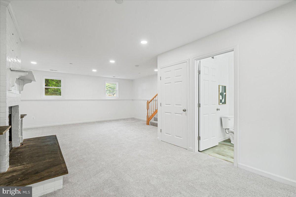 MID COUNTRY VIEW - Residential