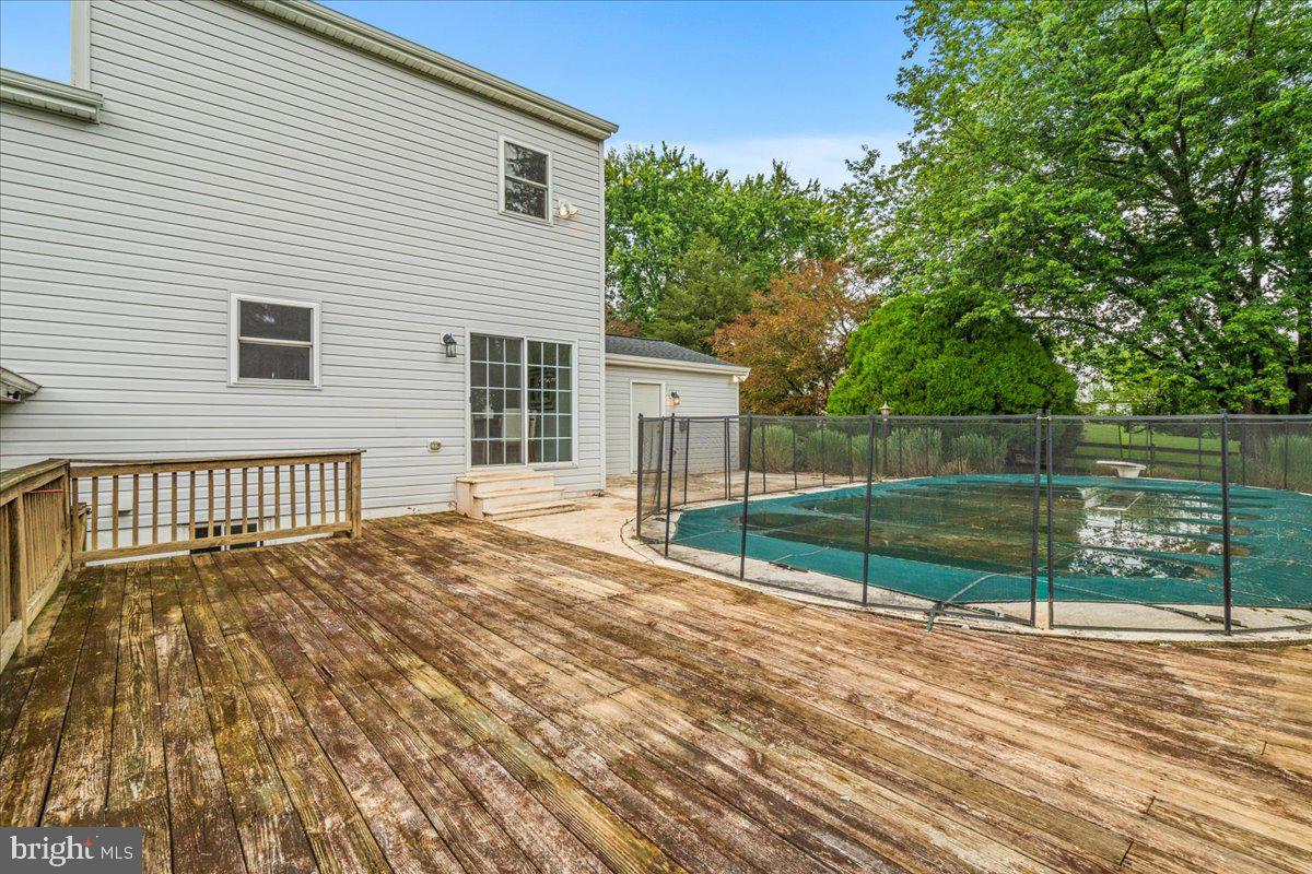 MID COUNTRY VIEW - Residential