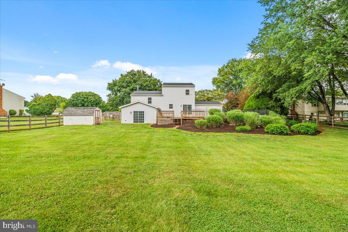 MID COUNTRY VIEW - Residential
