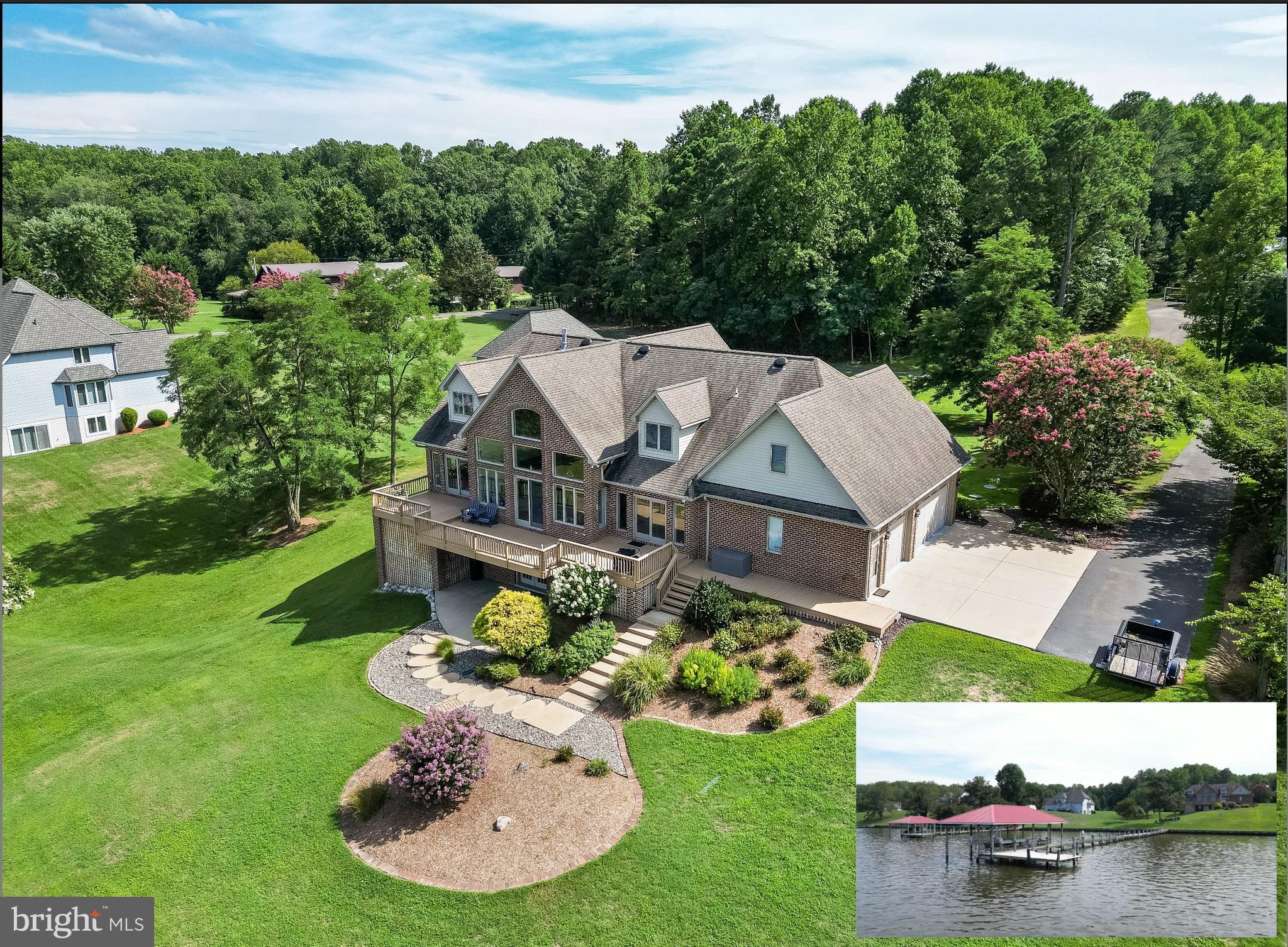 QUEEN TREE LANDING - Residential
