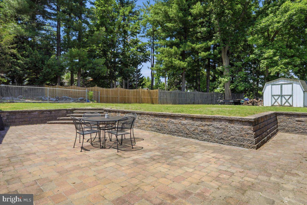 STERLING OAKS - Residential