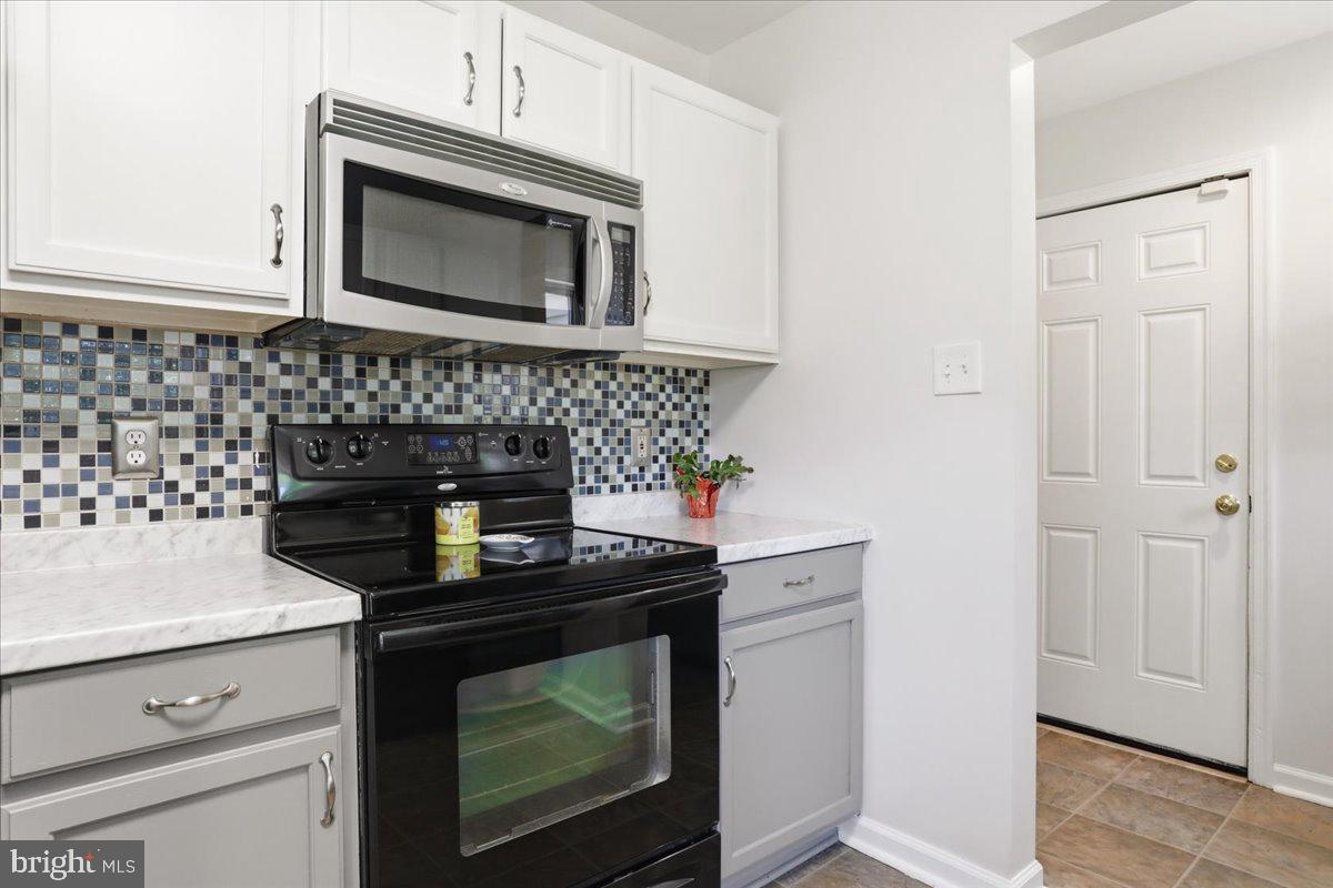 STERLING OAKS - Residential