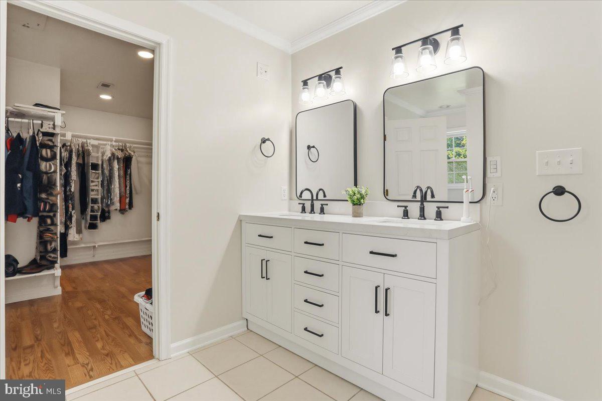 STERLING OAKS - Residential