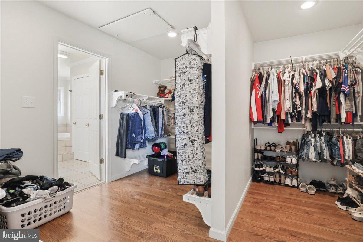 STERLING OAKS - Residential