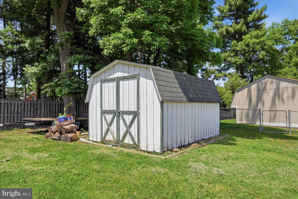 STERLING OAKS - Residential