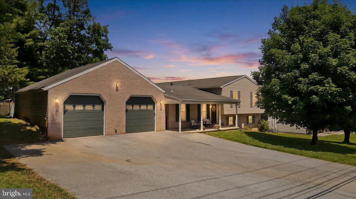 STERLING OAKS - Residential