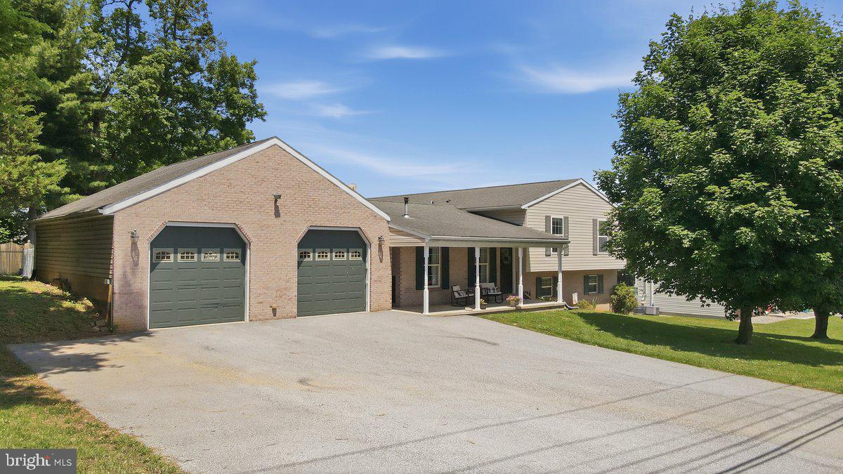 STERLING OAKS - Residential