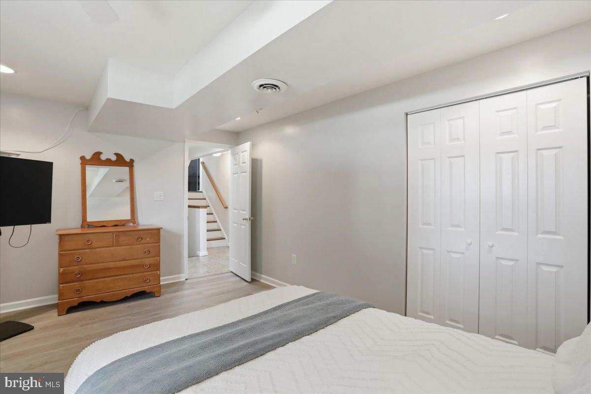 STERLING OAKS - Residential