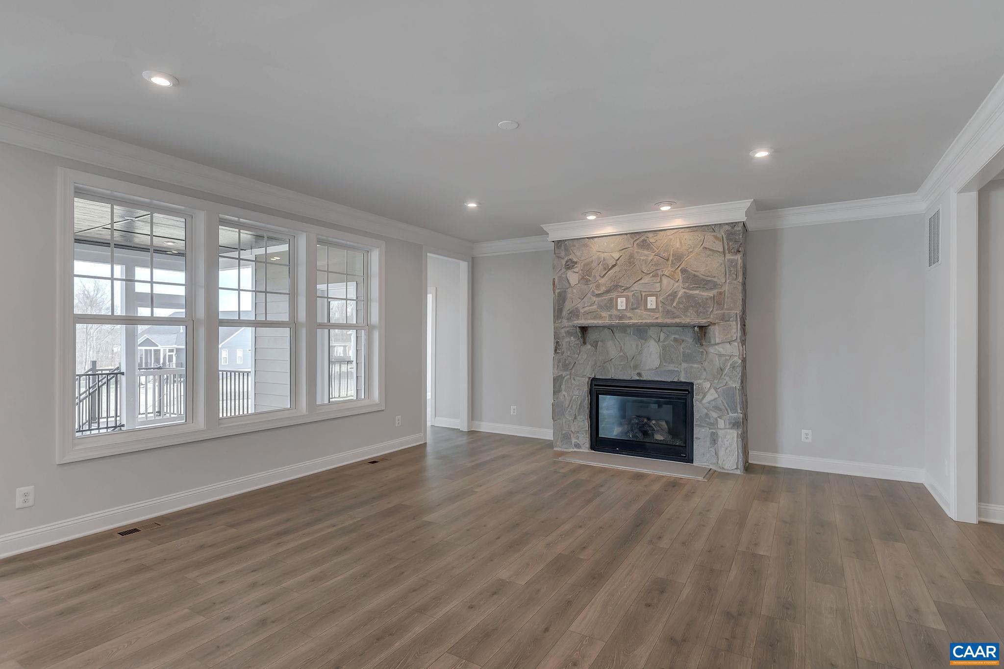 SPRING CREEK - Residential