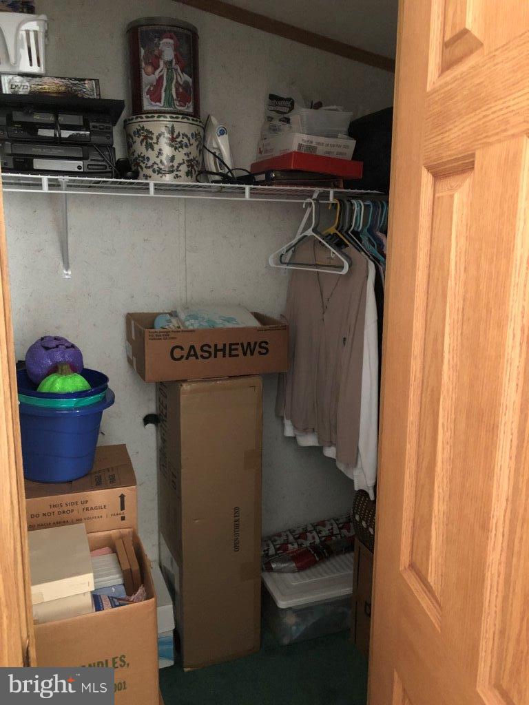 CRESTVIEW ACRES MHP - Residential