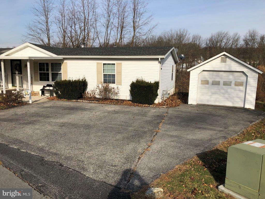 CRESTVIEW ACRES MHP - Residential