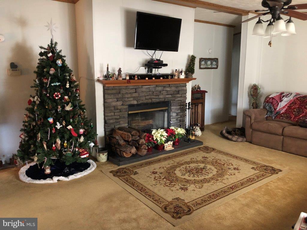 CRESTVIEW ACRES MHP - Residential