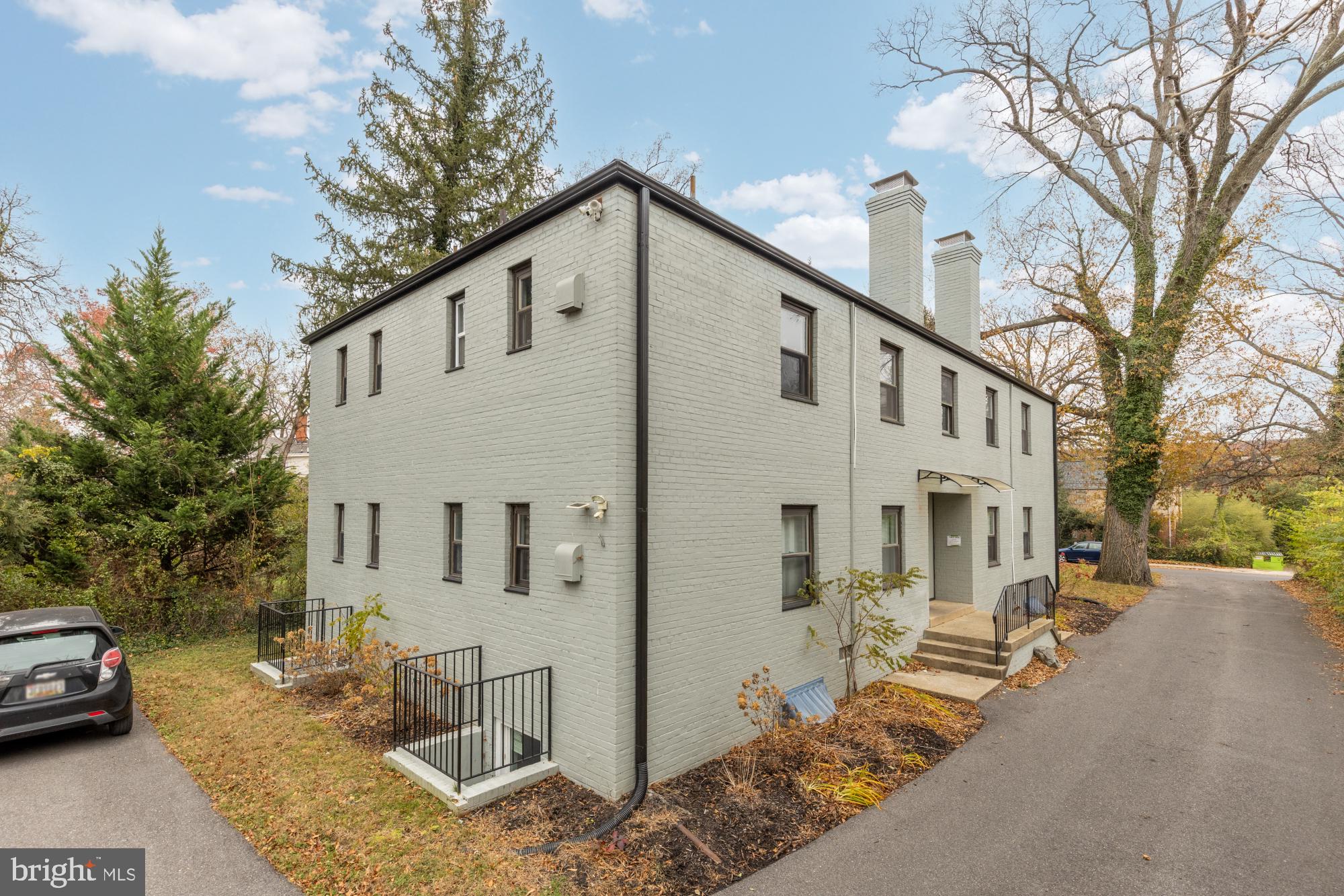 COLLEGE PARK - Commercial Sale