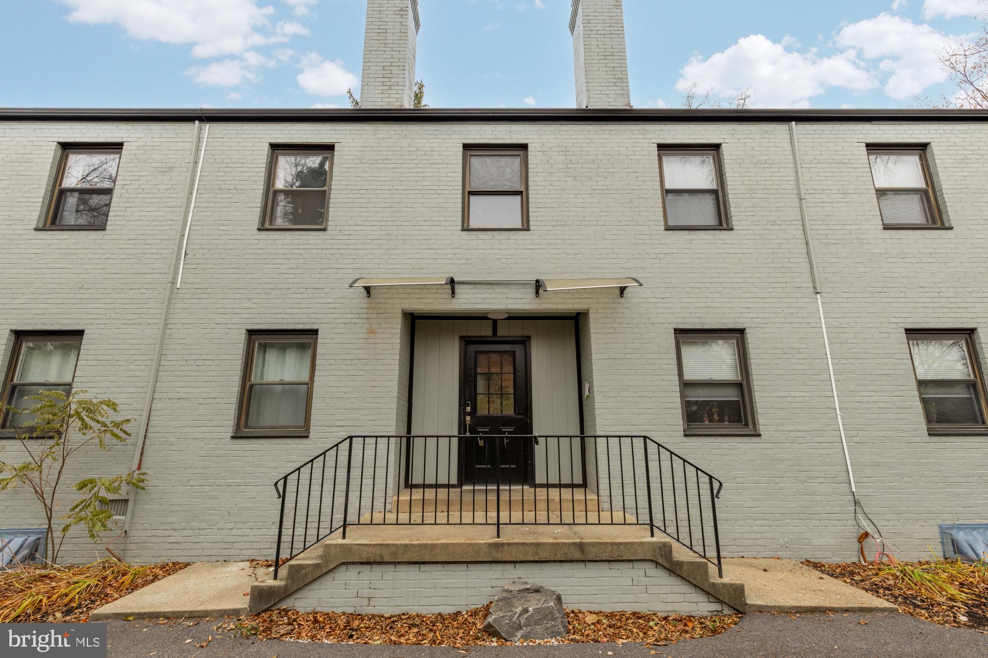 COLLEGE PARK - Commercial Sale