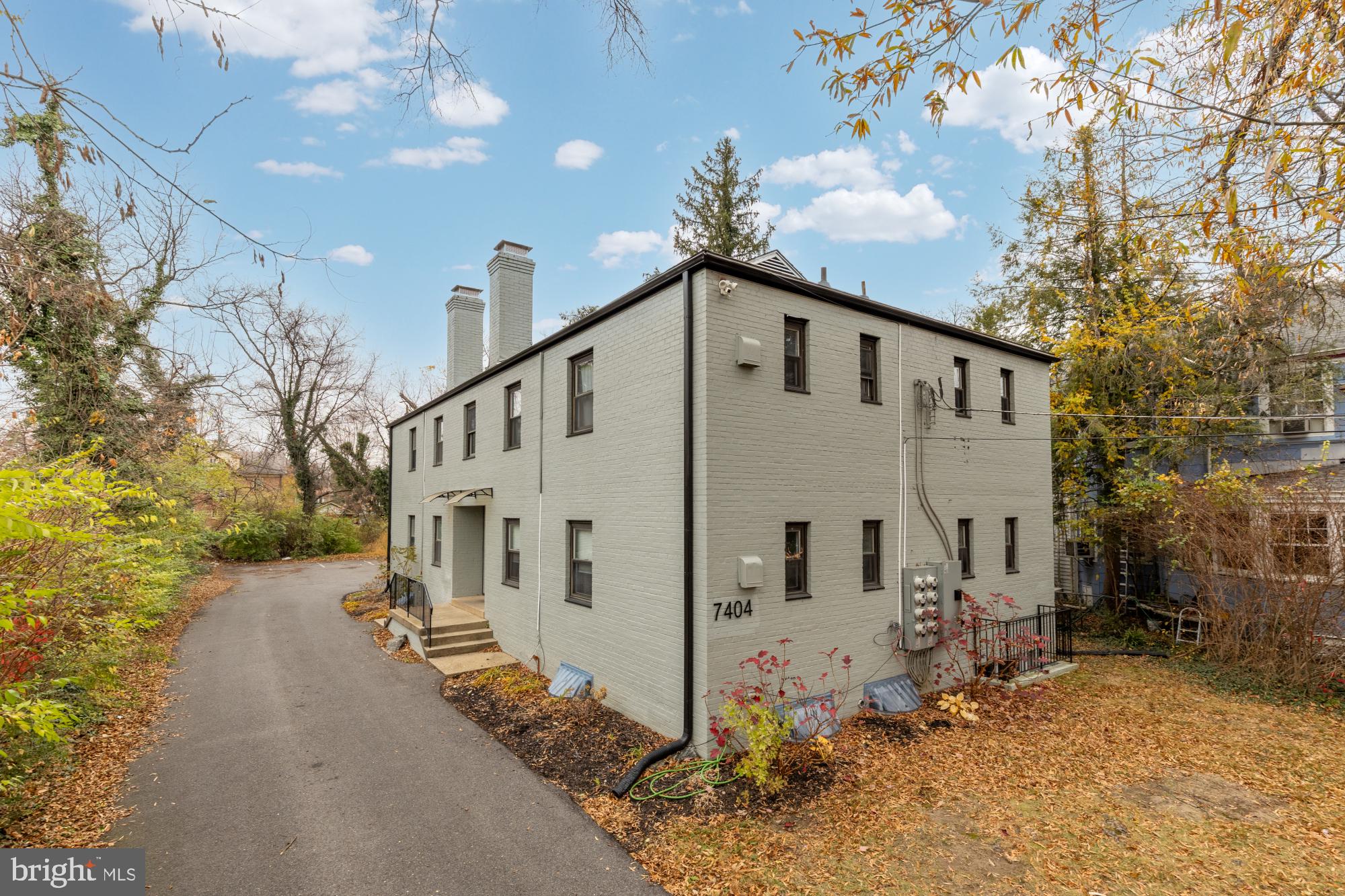 COLLEGE PARK - Commercial Sale