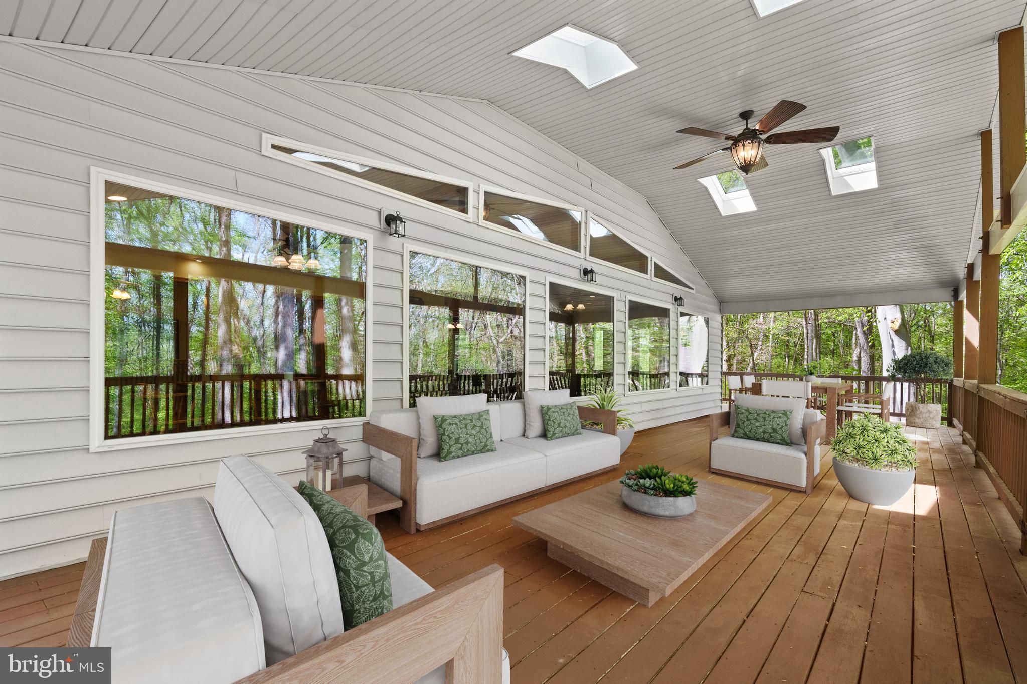 LAKE RIDGE - Residential