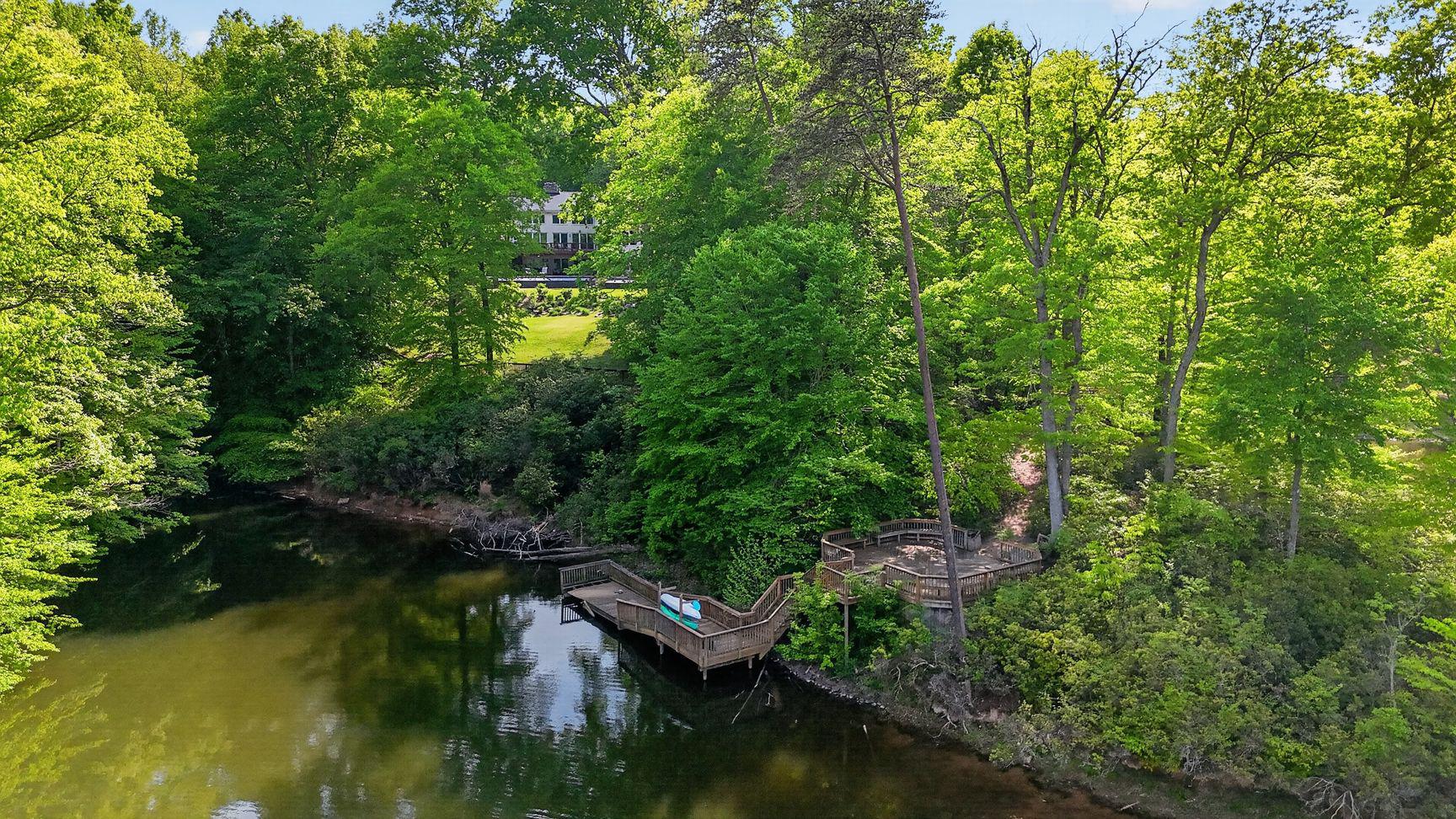 LAKE OCCOQUAN - Residential