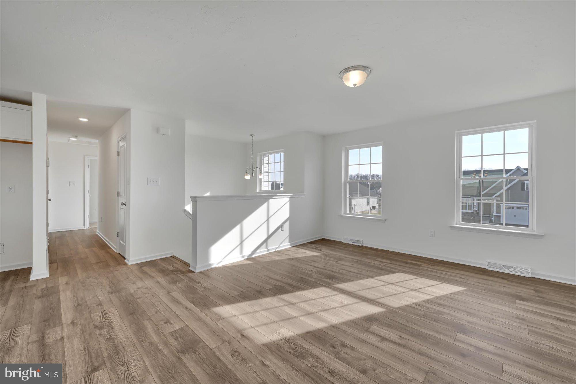 CAMBRIAN HILLS - Residential
