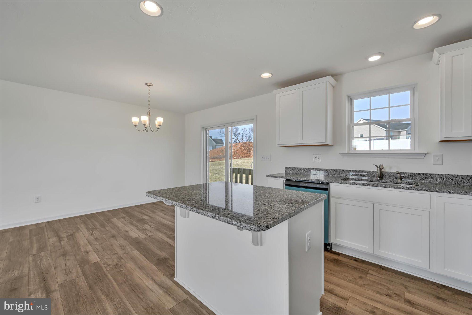 CAMBRIAN HILLS - Residential