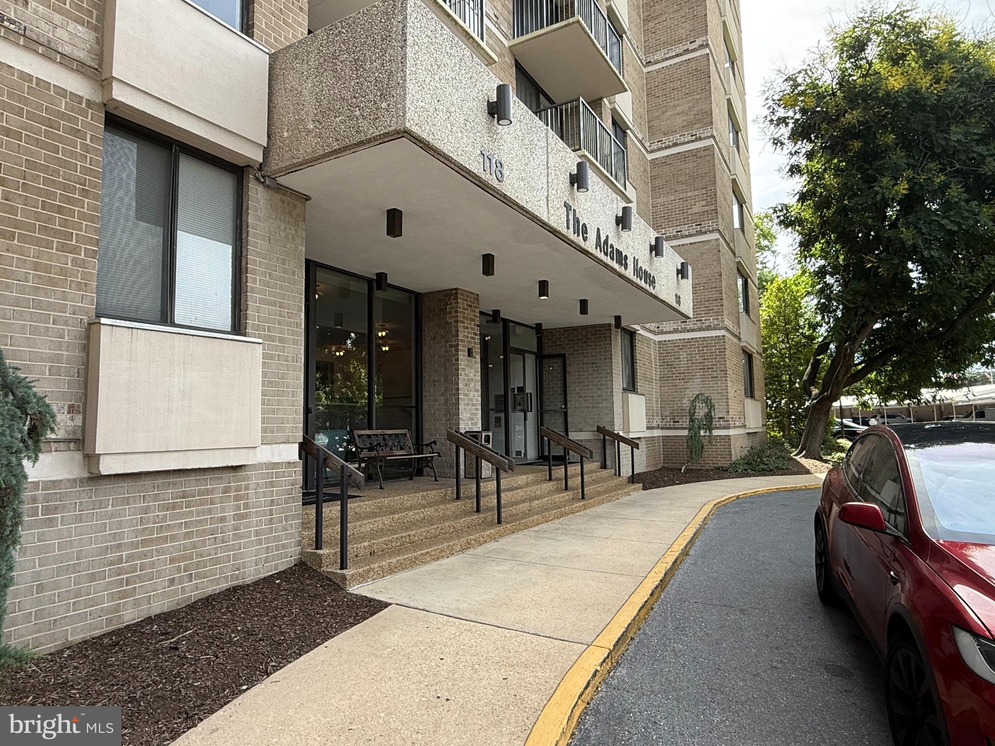 AMERICANA CENTRE - Residential