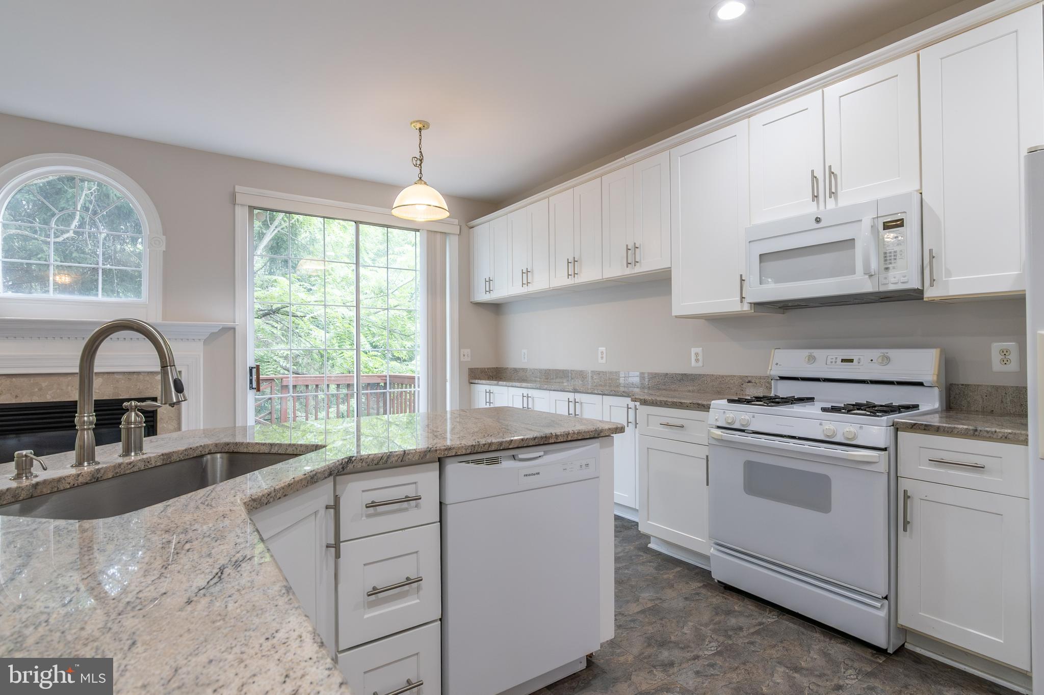 COUNTRY CREEK - Residential
