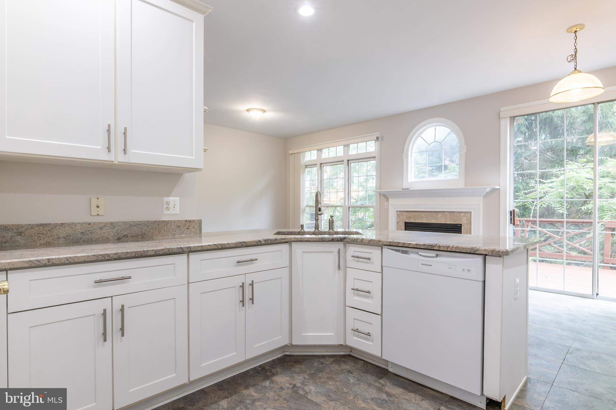 COUNTRY CREEK - Residential