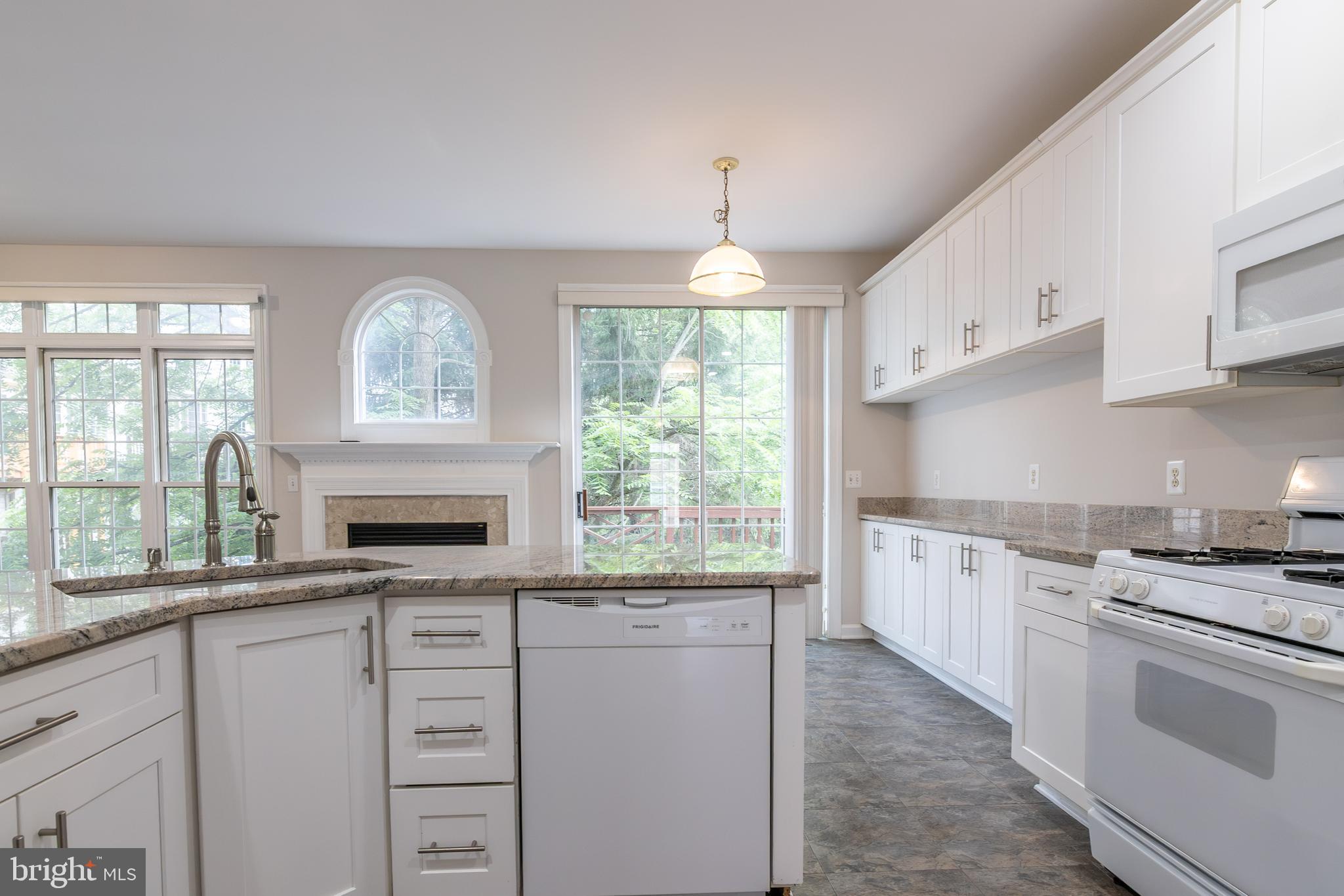 COUNTRY CREEK - Residential