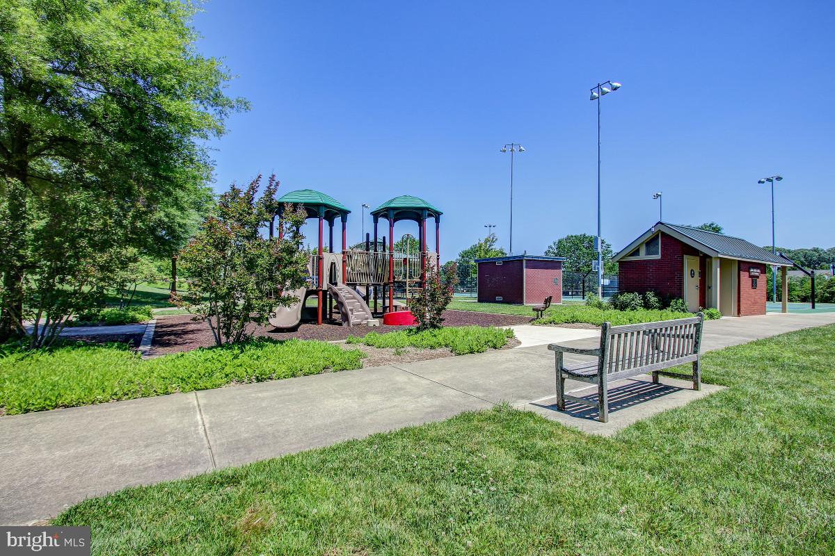 KING FARM WATKINS POND - Residential