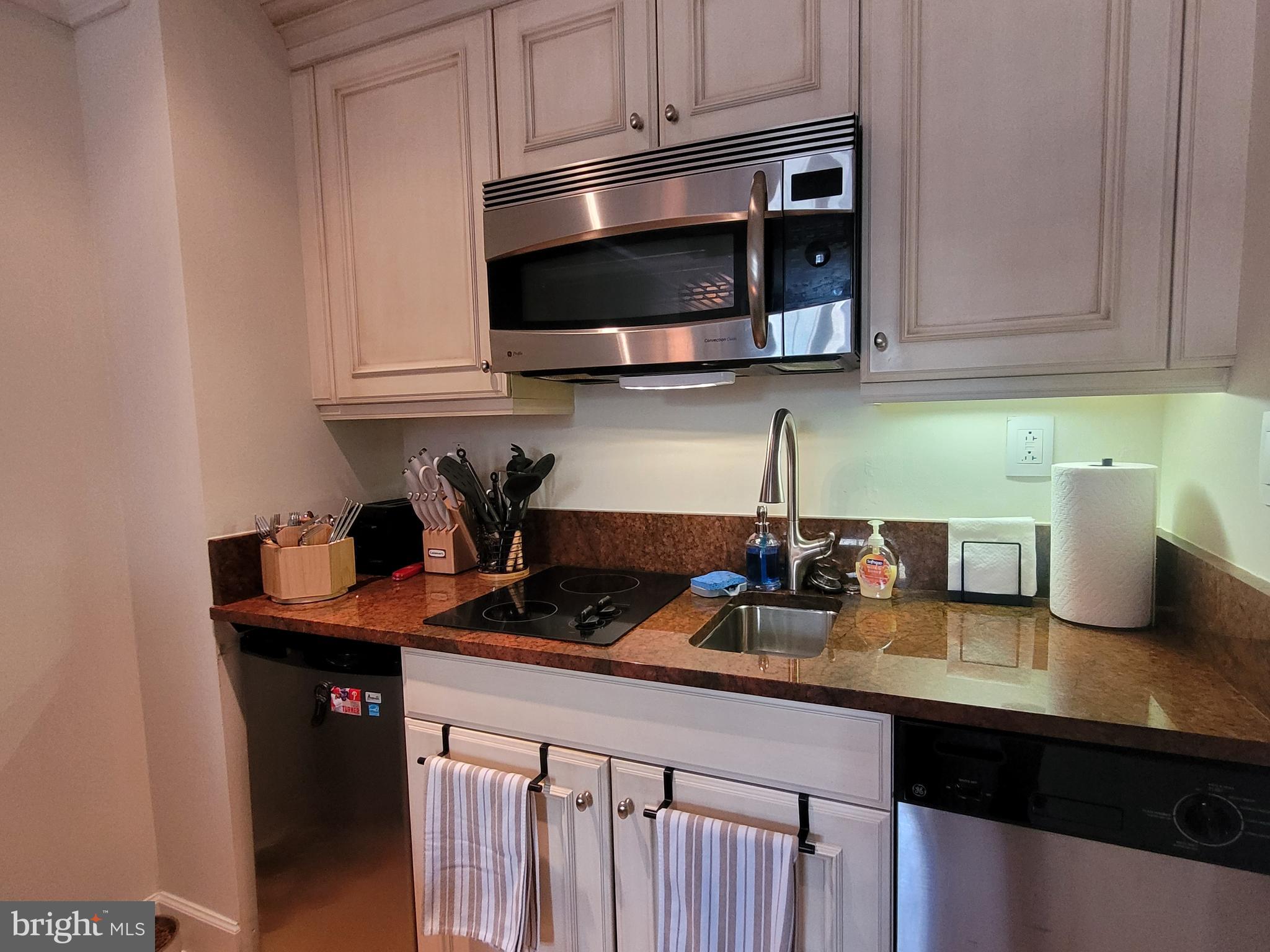 RITTENHOUSE SQUARE - Residential Lease