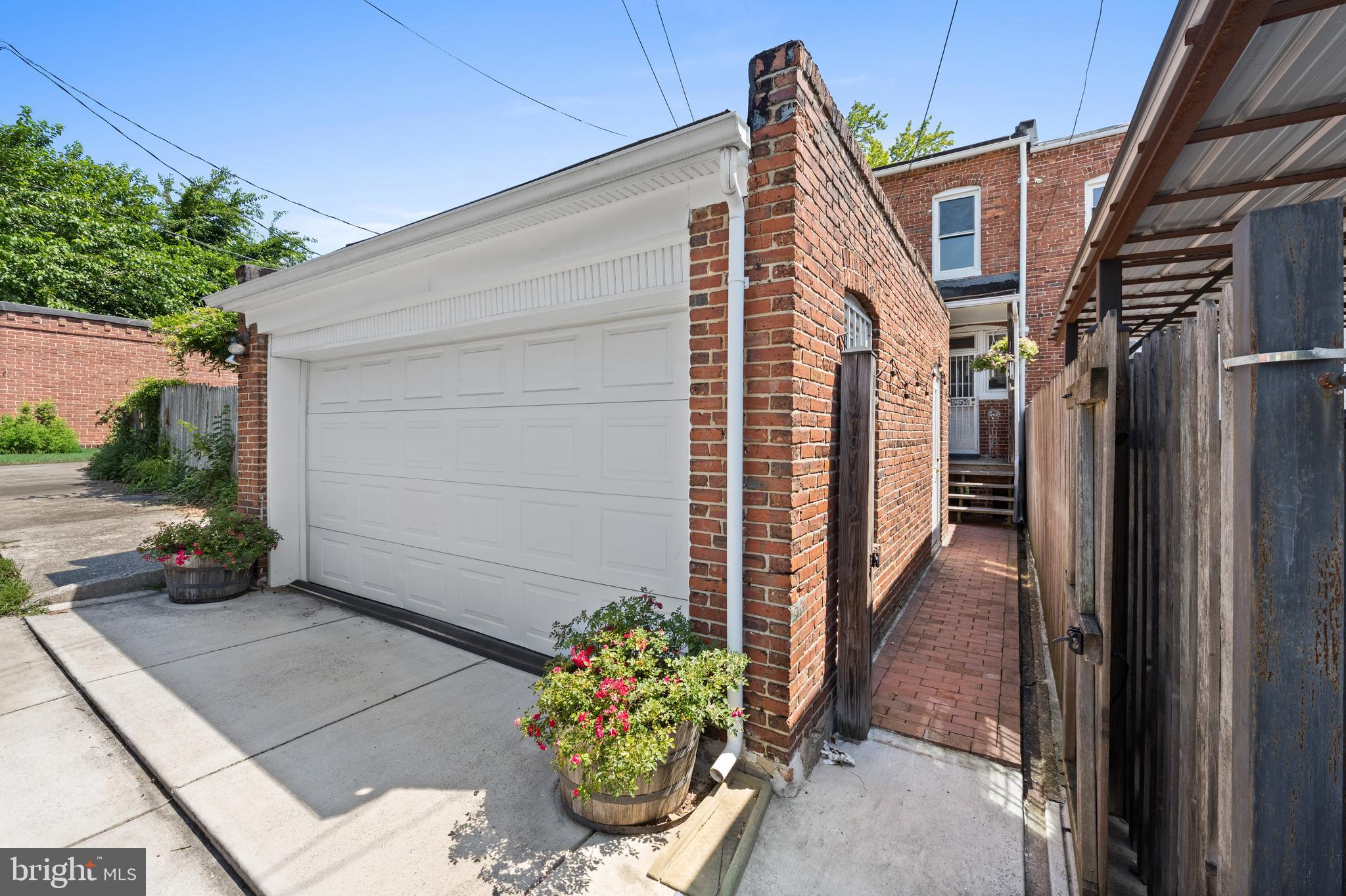 WYMAN PARK HAMPDEN - Residential