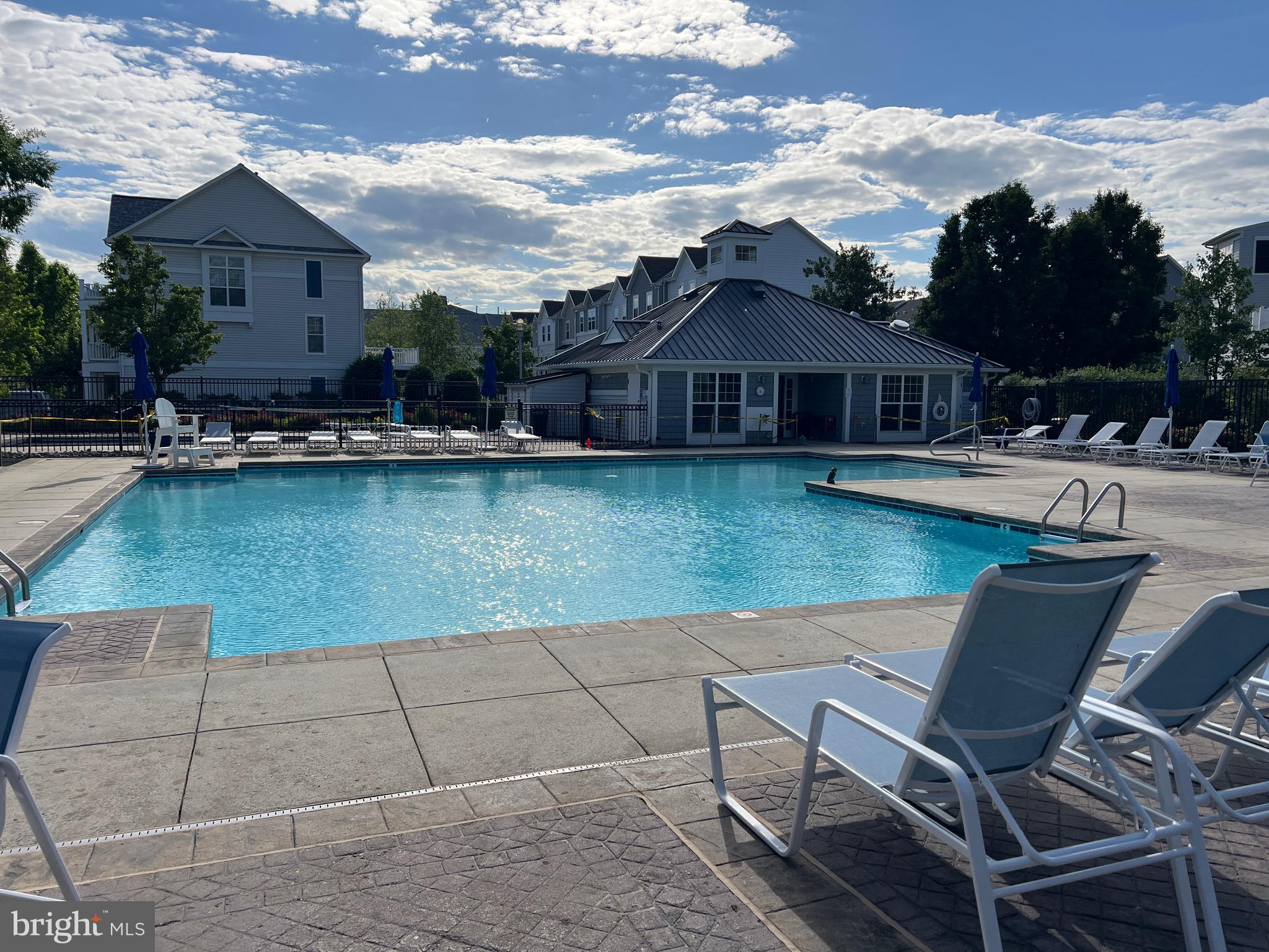 DEEP HARBOUR - Residential